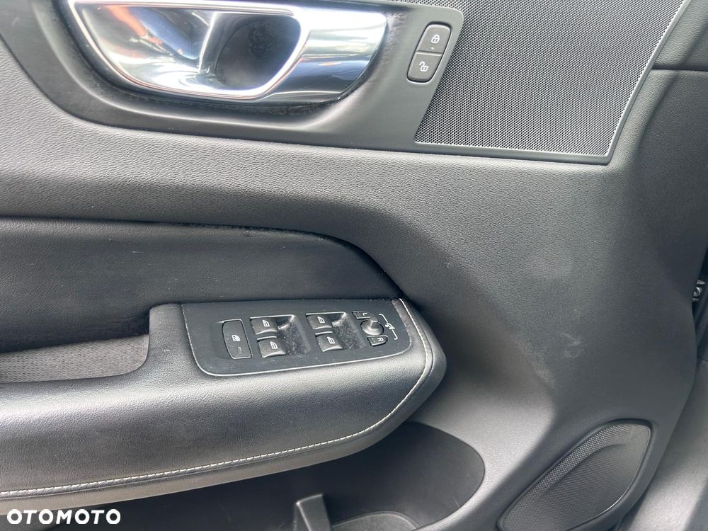 Volvo XC 60 D4 SCR R-Design - 14