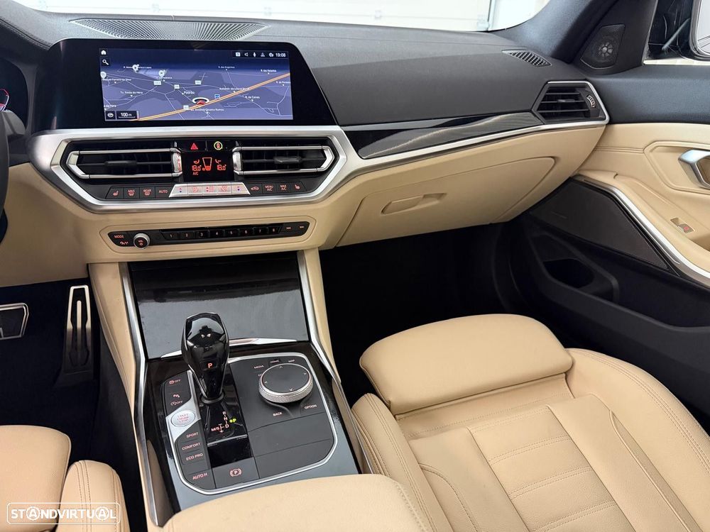 BMW 330 i Aut. M Sport - 16