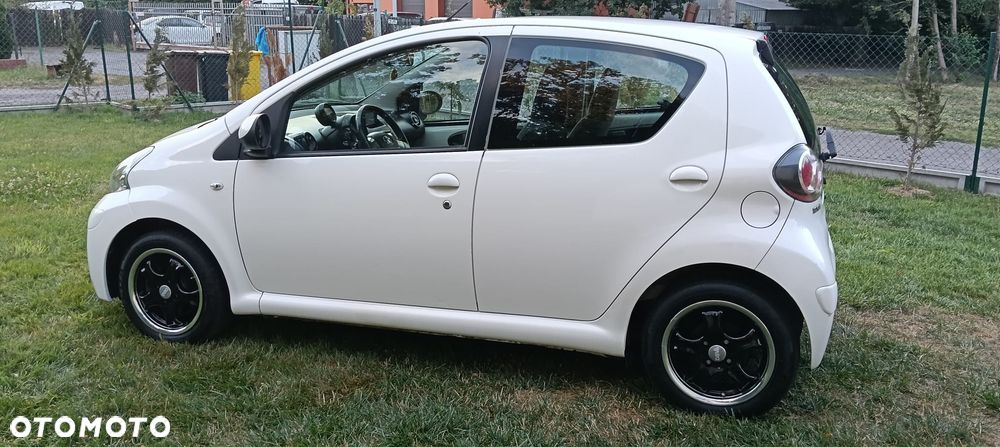 Toyota Aygo x-cite - 3