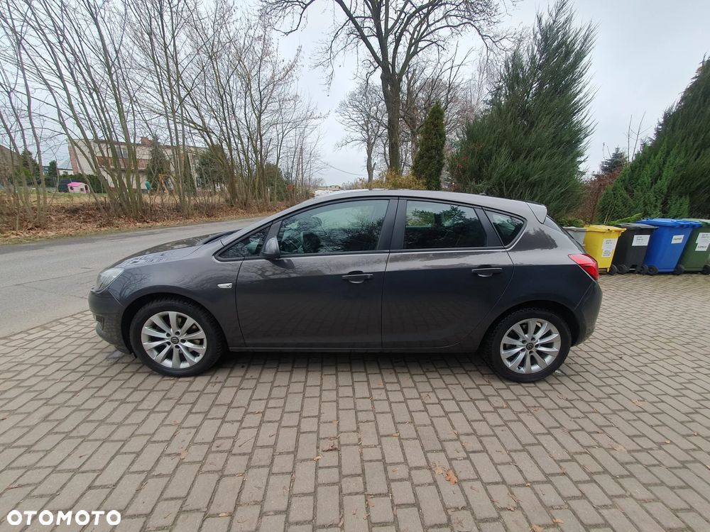 Opel Astra 1.7 CDTI DPF Cosmo - 4