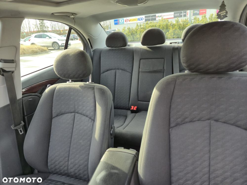 Mercedes-Benz Klasa E 240 Classic - 13