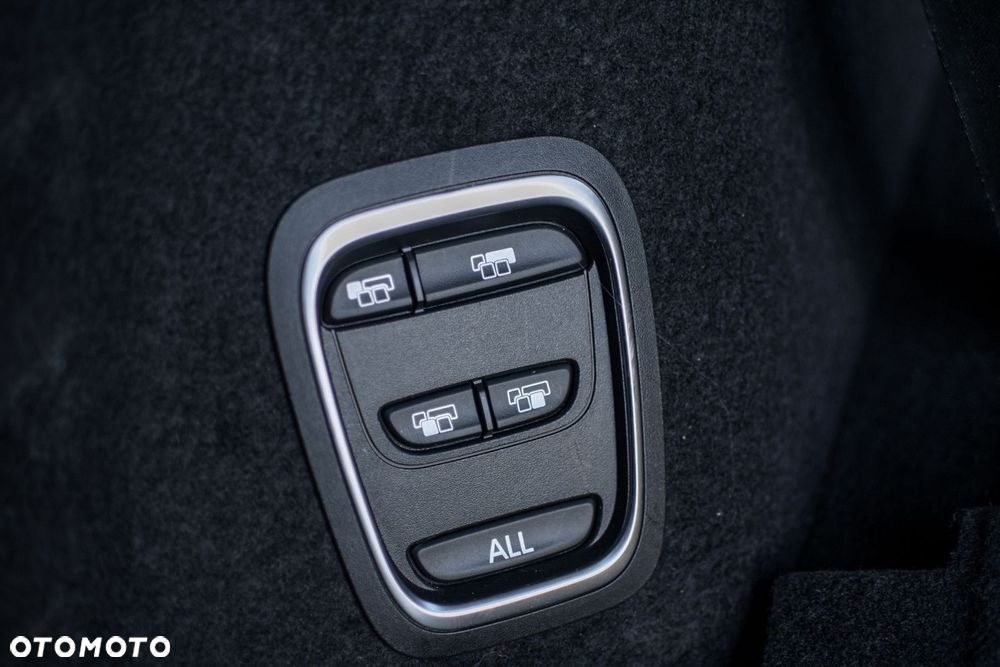 Renault Scenic TCe 140 GPF EDC LIMITED - 25