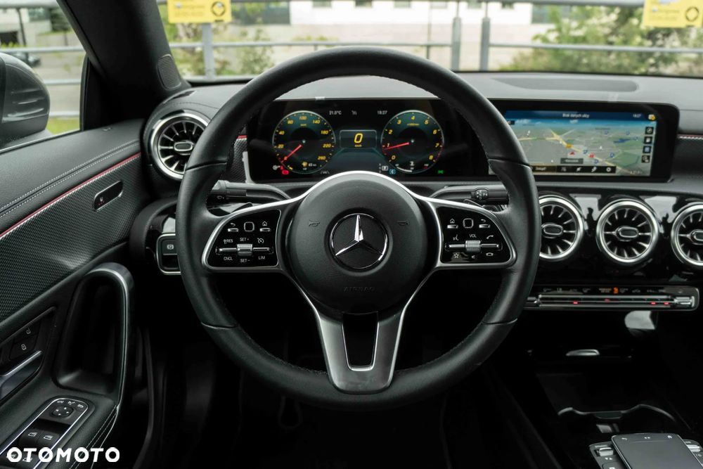 Mercedes-Benz CLA 180 Progressive 7G-DCT - 21