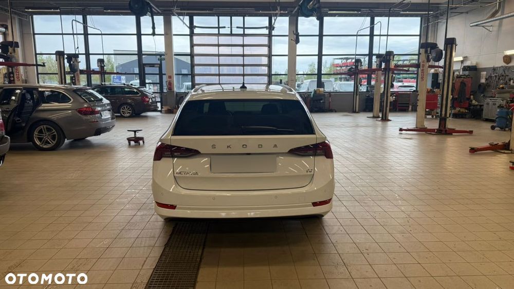 Skoda Octavia 1.4 TSI DSG Ambition - 9