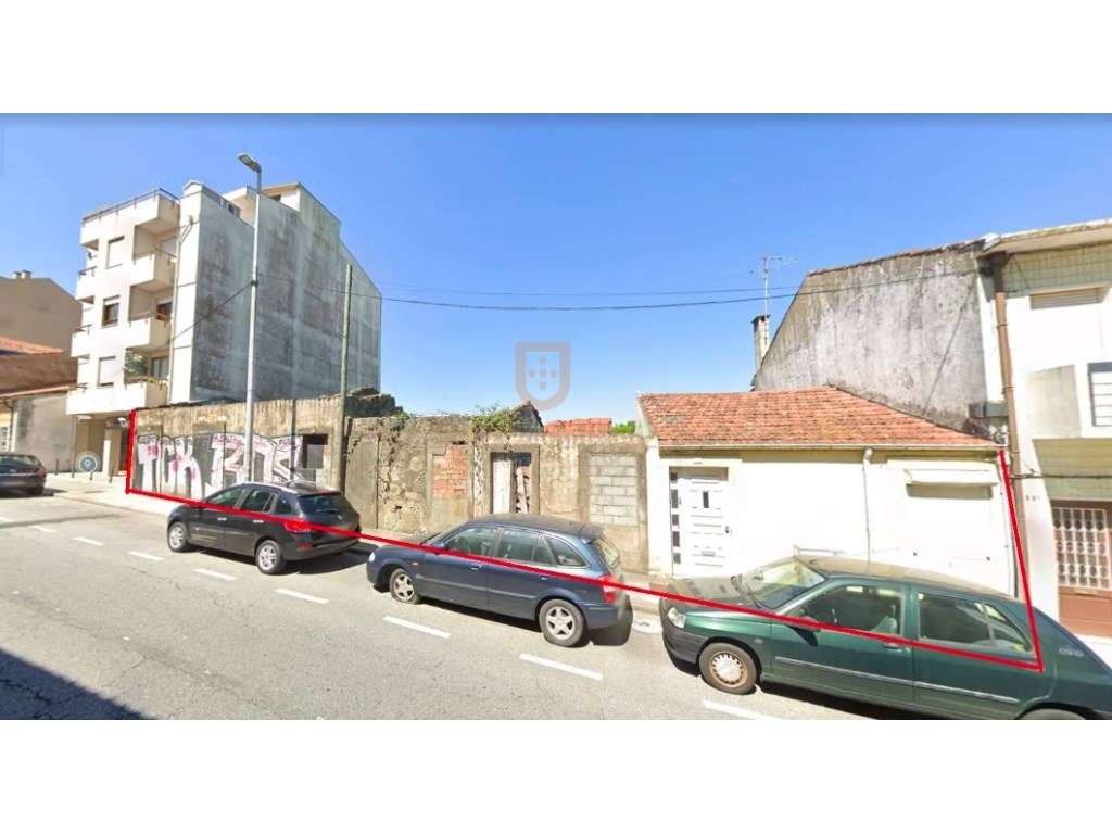 Terreno p/ construção em altura - ao Hospital de S. João - S. Mamed... - Grande imagem: 2/4