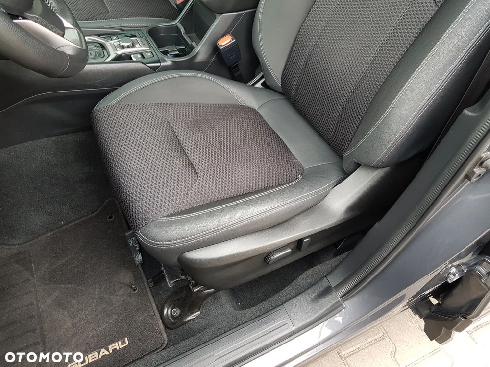 Subaru Forester 2.0i-L Active (EyeSight) Lineartronic - 12