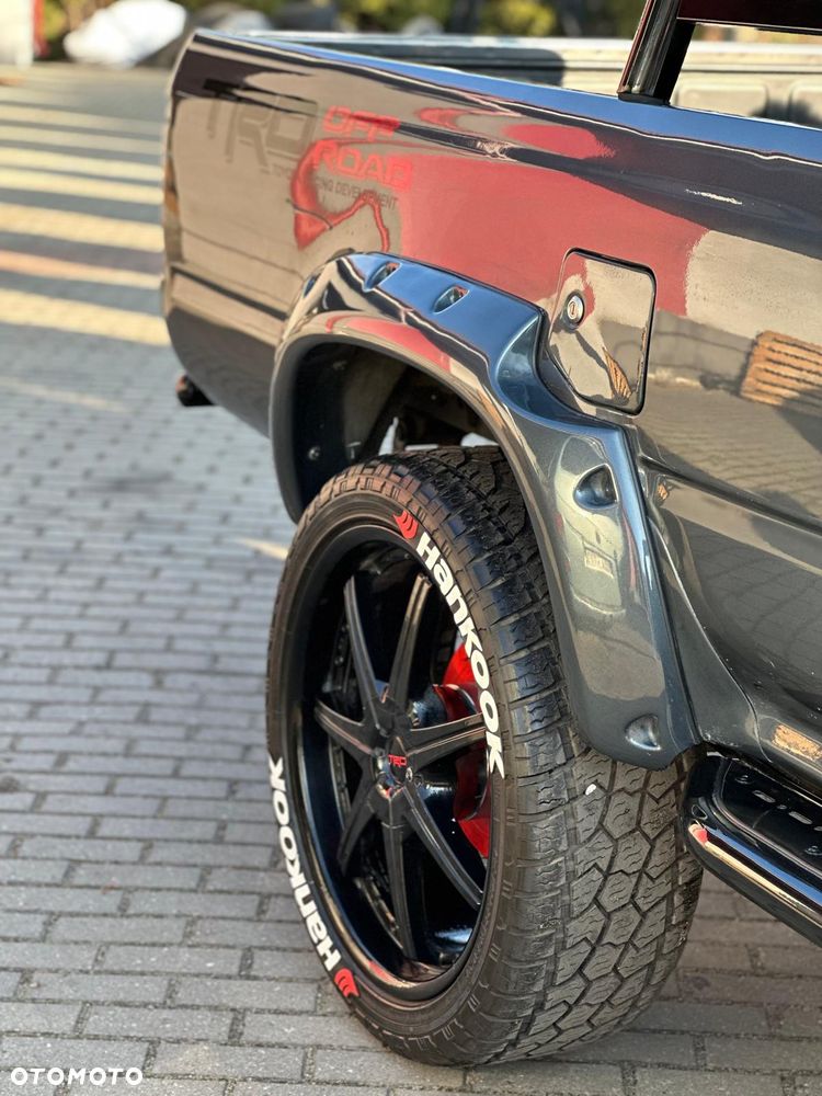 Toyota Hilux - 8