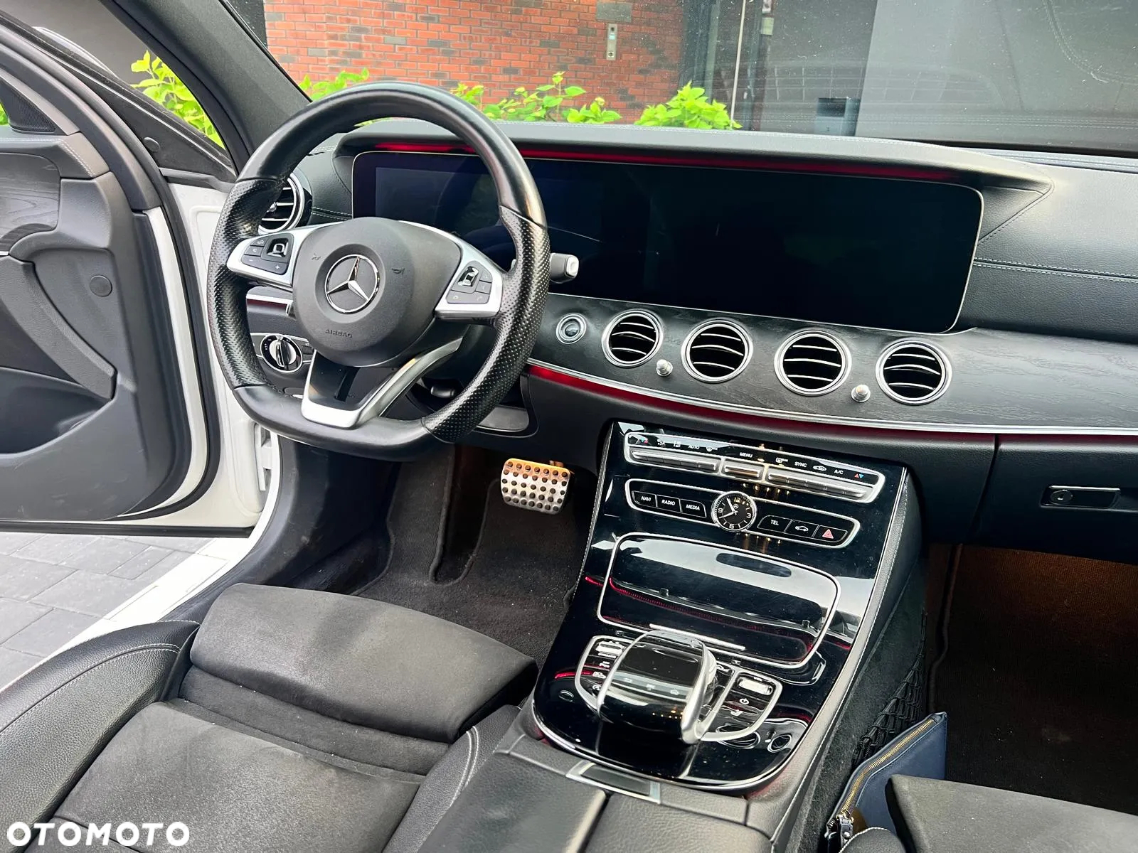 Mercedes-Benz Klasa E 220 d 9G-TRONIC - 3