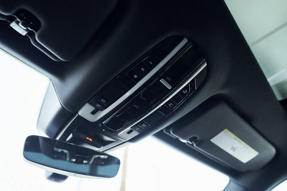 Porsche Cayenne - 27