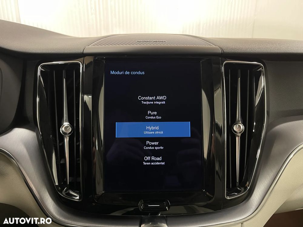 Volvo XC 60 T6 AWD Recharge Geartronic Inscription Expression - 16