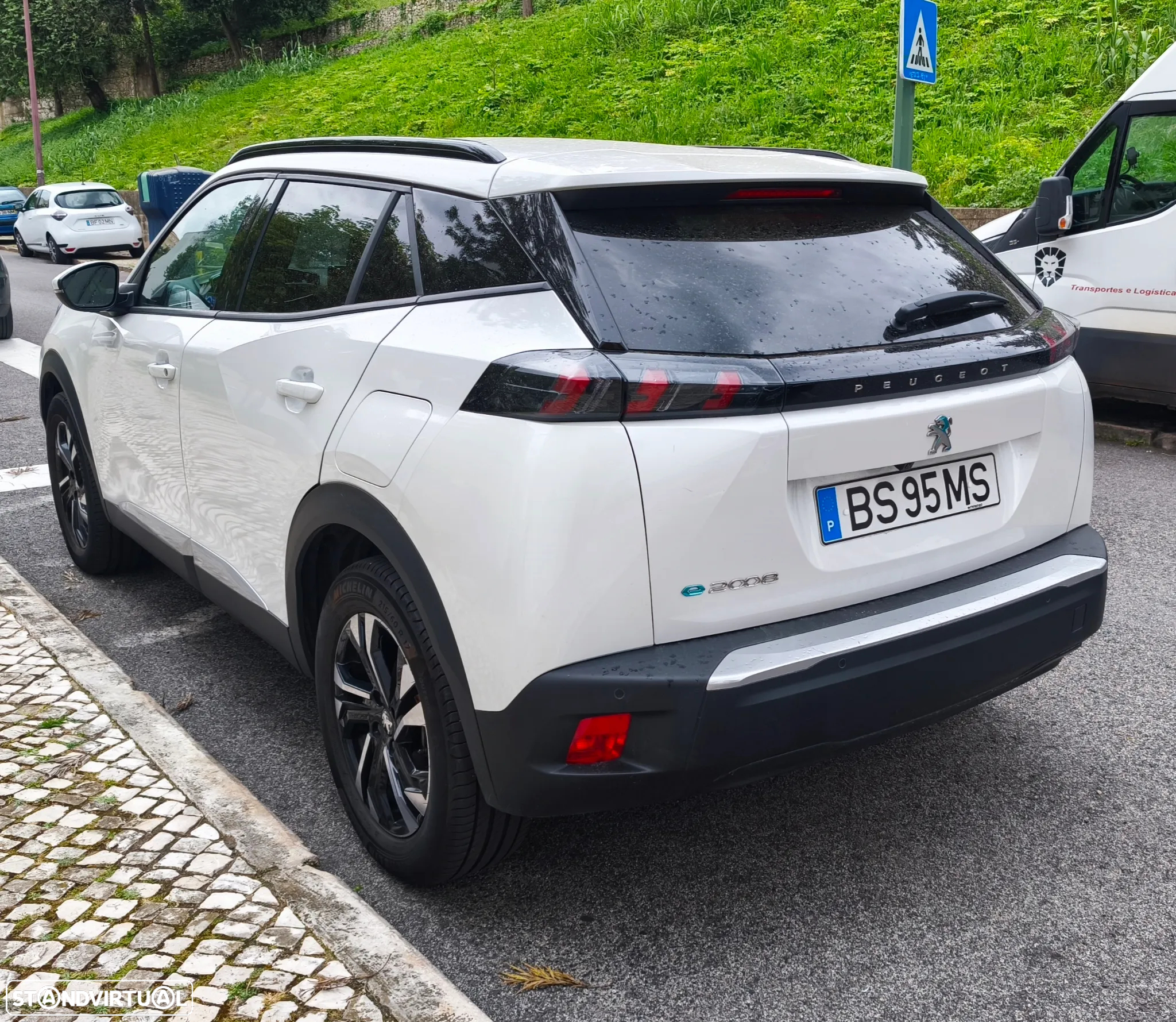 Peugeot e-2008 50 kWh Allure Pack - 4