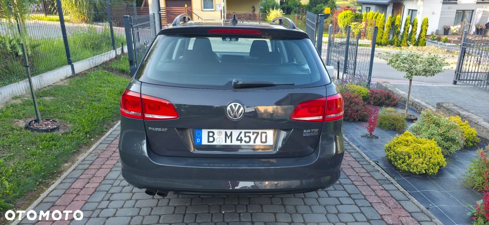 Volkswagen Passat - 4