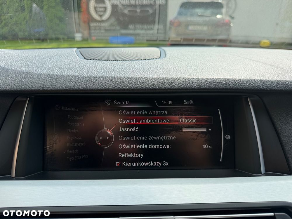 BMW Seria 5 525d Luxury Line - 35