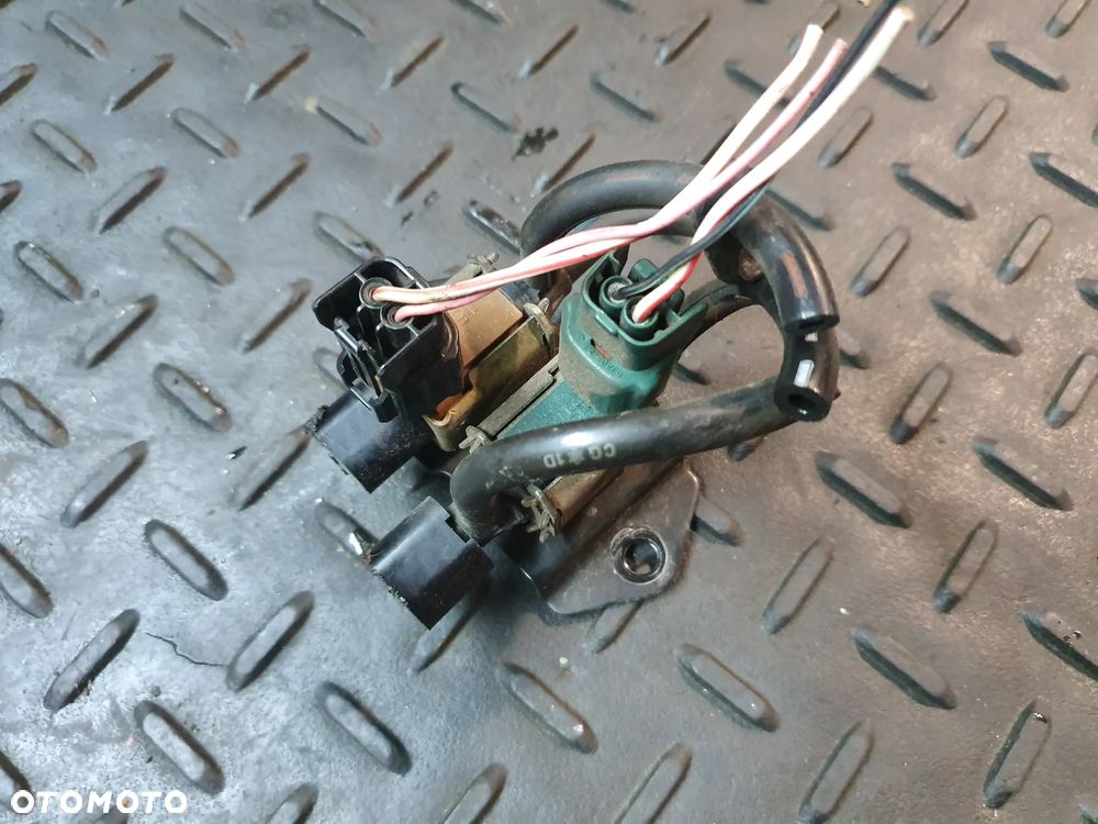Mazda 6 Elektrozawór zaworu podciśnieniowego MONDEO MK3 K5T46590 K5T46591  KOMPLET 2 SZT - 1