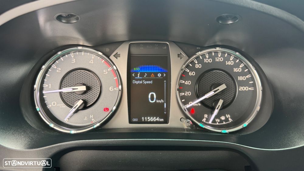 Toyota Hilux 2.4 D-4D 4WD Trial - 14