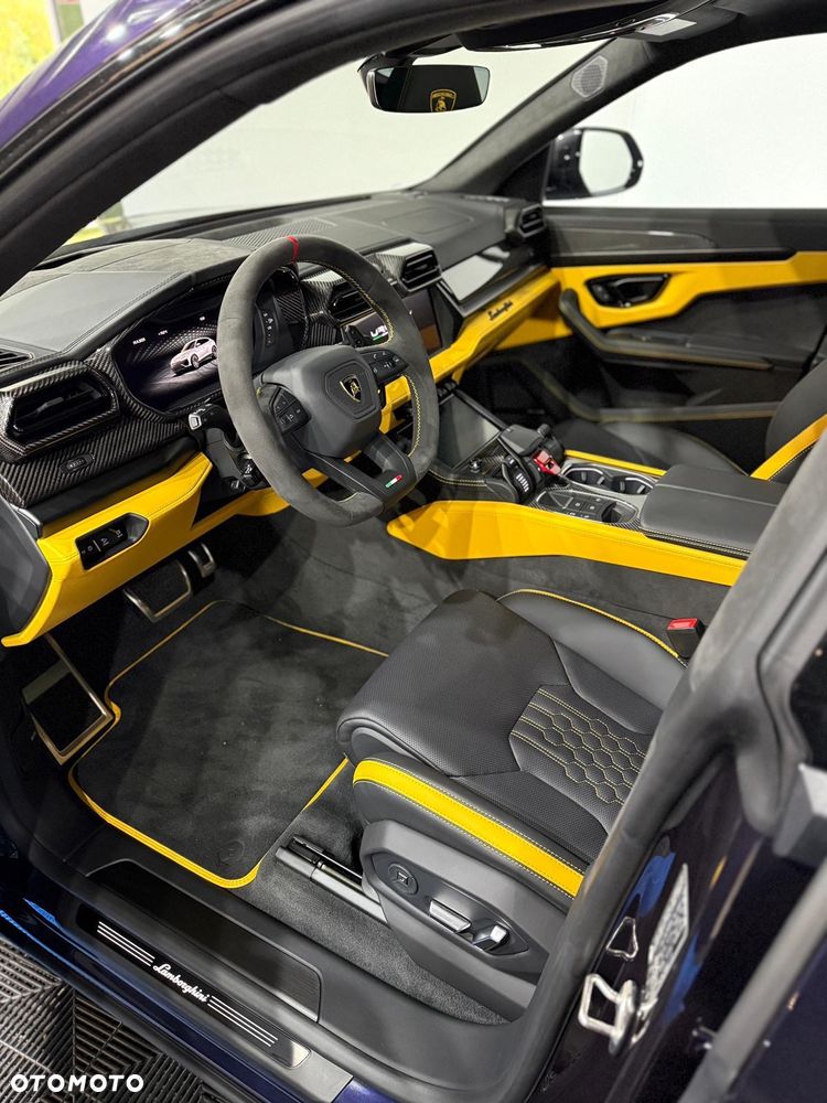 Lamborghini Urus - 22