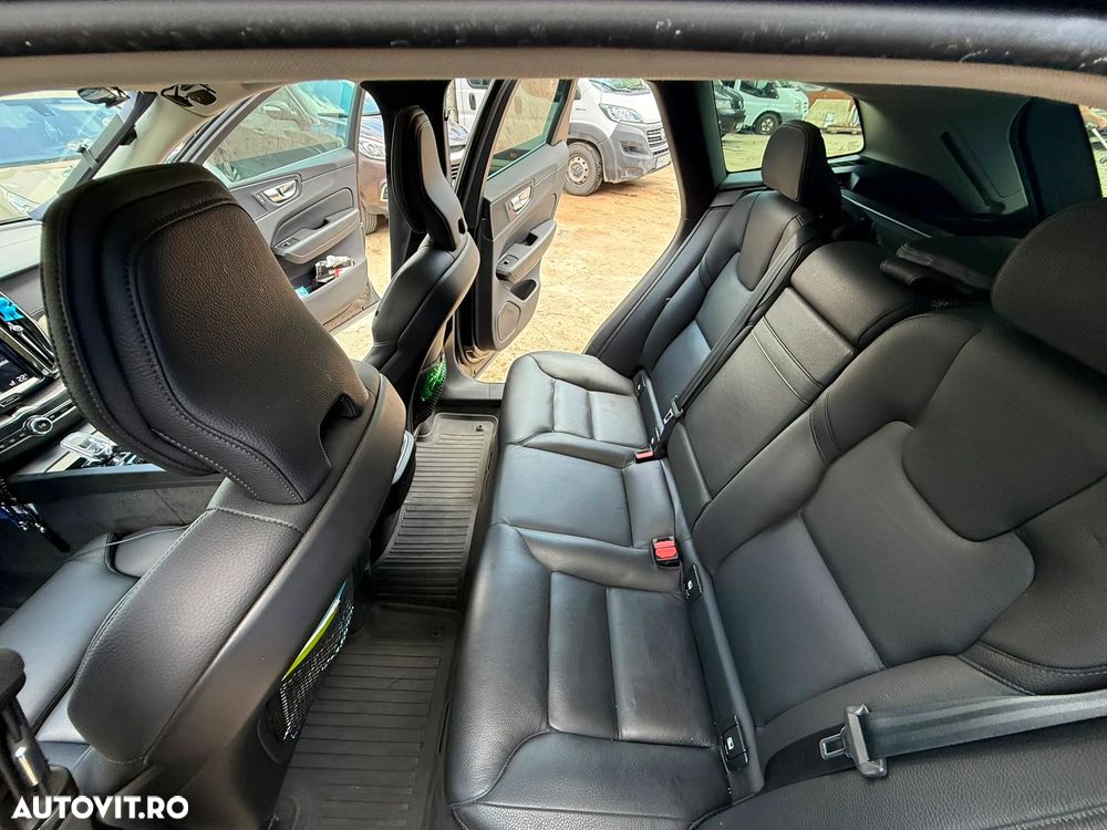 Volvo XC 60 B4 MHEV AWD Inscription - 7