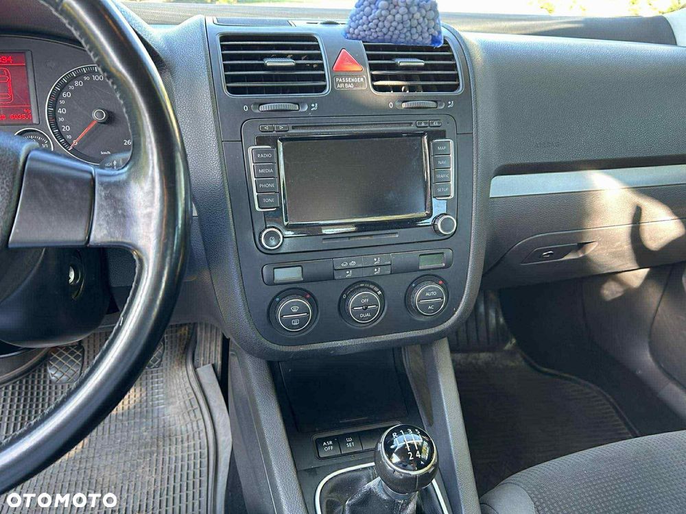 Volkswagen Jetta - 12