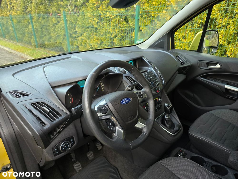 Ford Tourneo Connect - 22