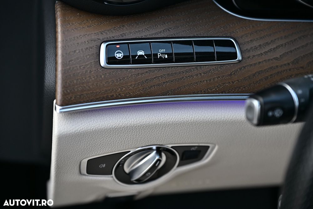 Mercedes-Benz E 220 d T-Modell 4MATIC Aut - 17