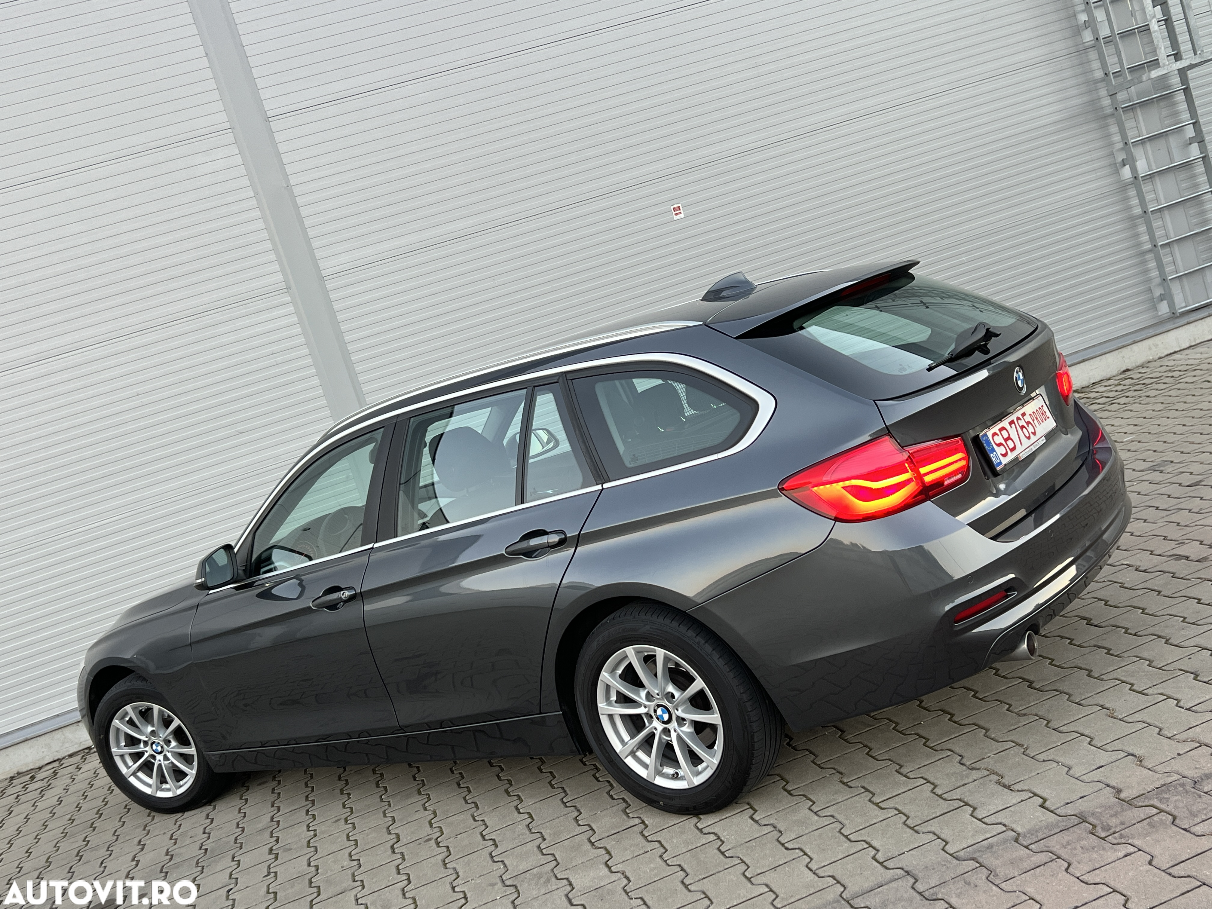 BMW Seria 3 318d Touring Advantage - 6