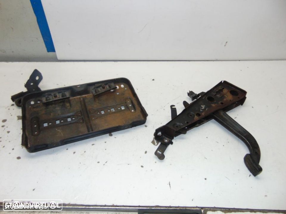 Mercedes W123 base bateria - 3