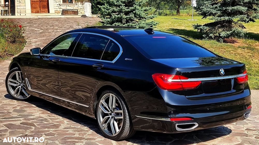 BMW Seria 7 740i - 33
