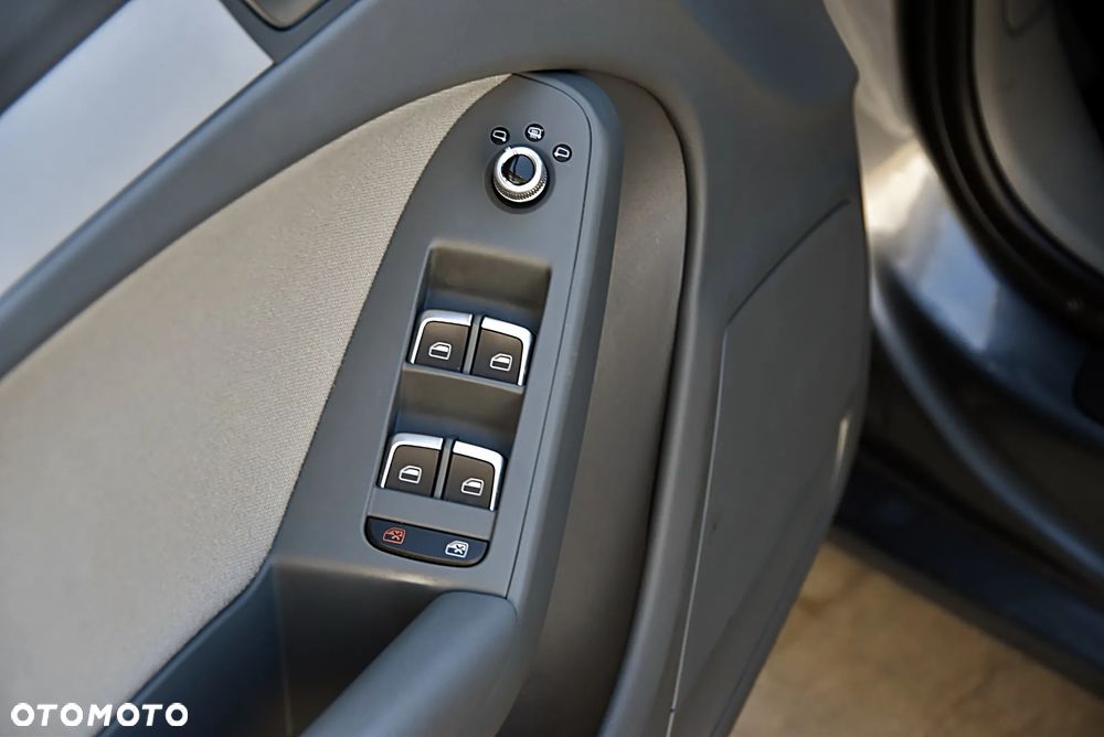 Audi A4 Avant 2.0 TDI Quattro S tronic - 33