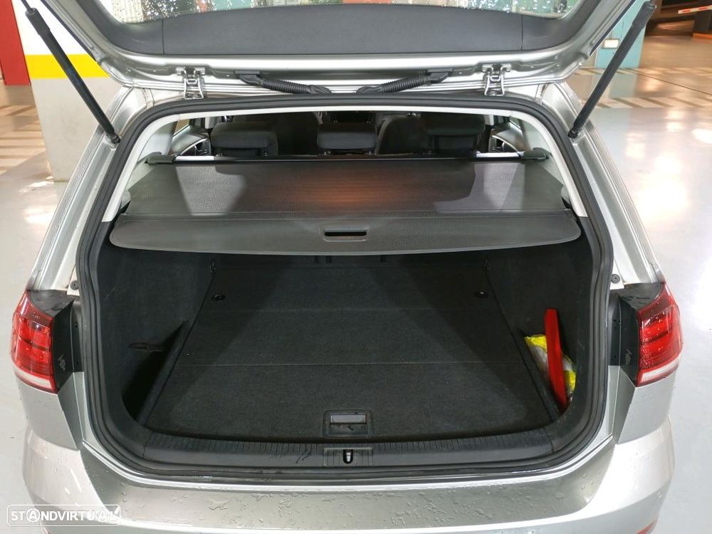 VW Golf Variant 1.6 TDi Confortline - 9