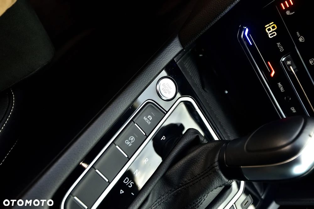 Volkswagen Passat Variant 1.5 TSI OPF DSG Highline - 36
