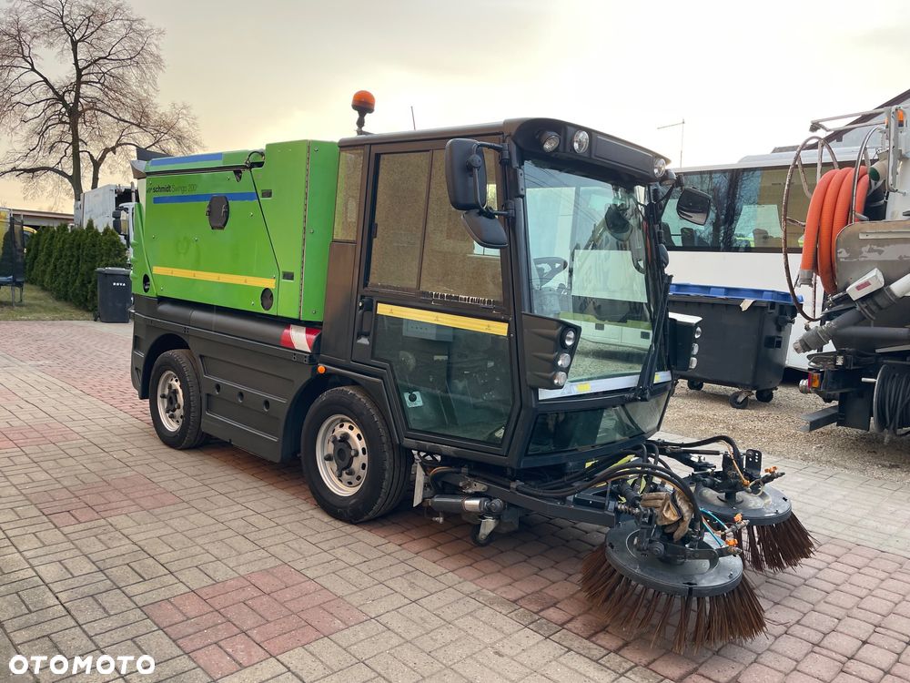 Schmidt Swingo Compact CS 256   200 + Zamiatarka drogowa  zamiatarka chodnikowa uliczna  Swingo 200 +    Super stan 2019 rok - 4