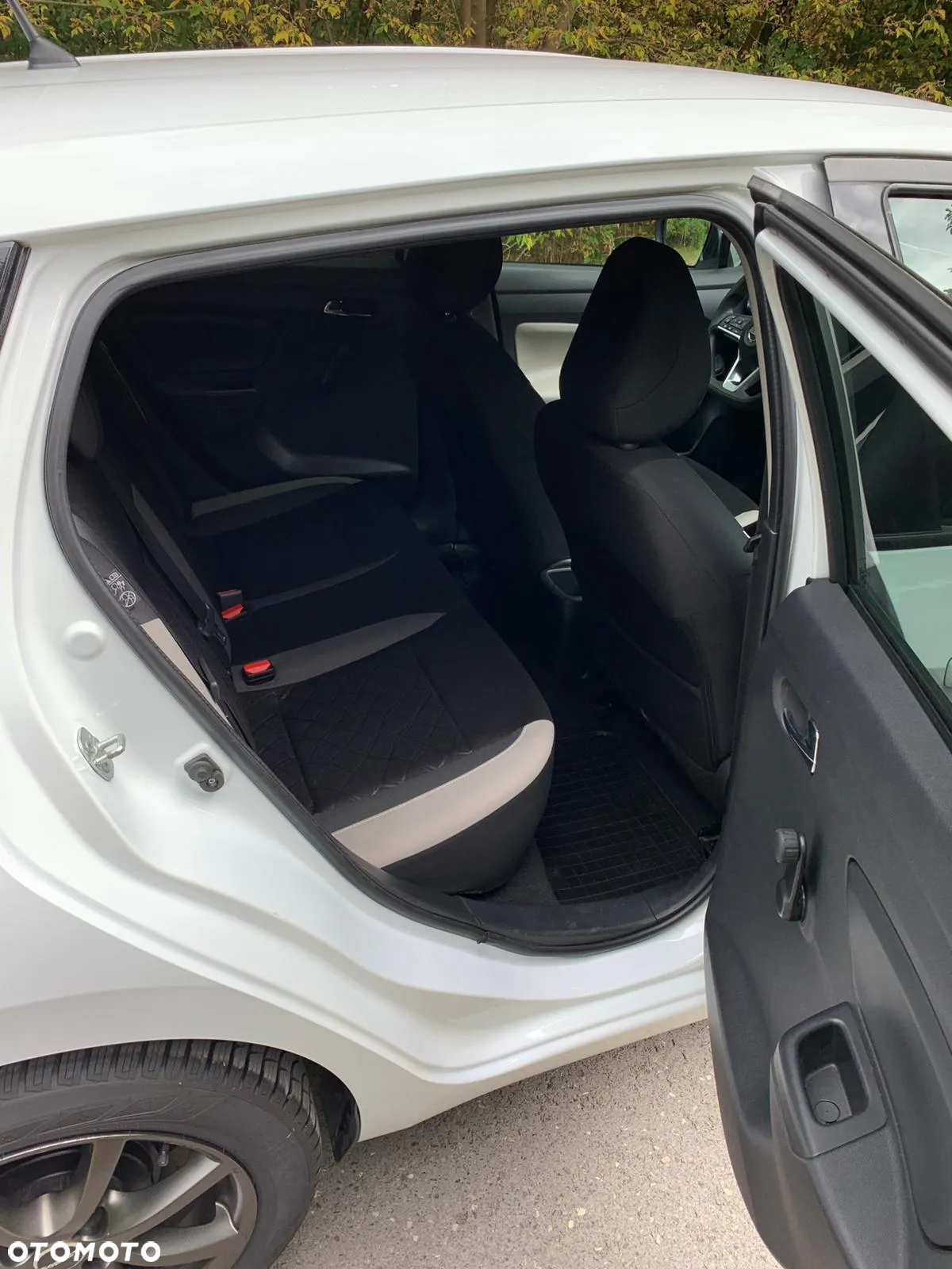 Nissan Micra 1.0 Visia Plus - 11