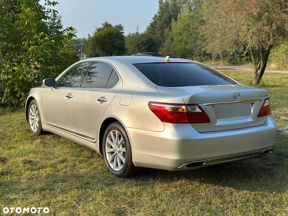 Lexus LS 460 AWD - 22