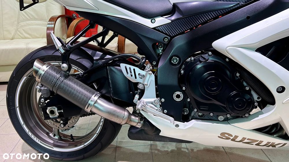 Suzuki GSX-R - 15