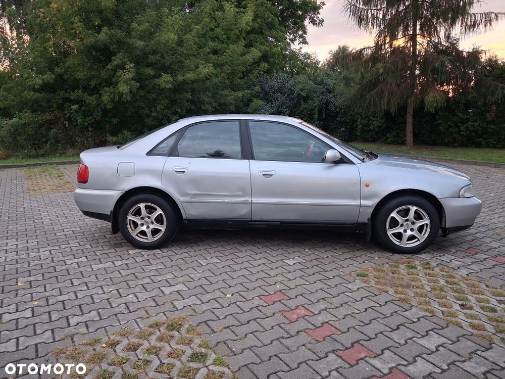 Audi A4 Limousine - 5