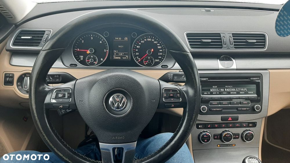 Volkswagen Passat 2.0 TDI Comfortline - 9