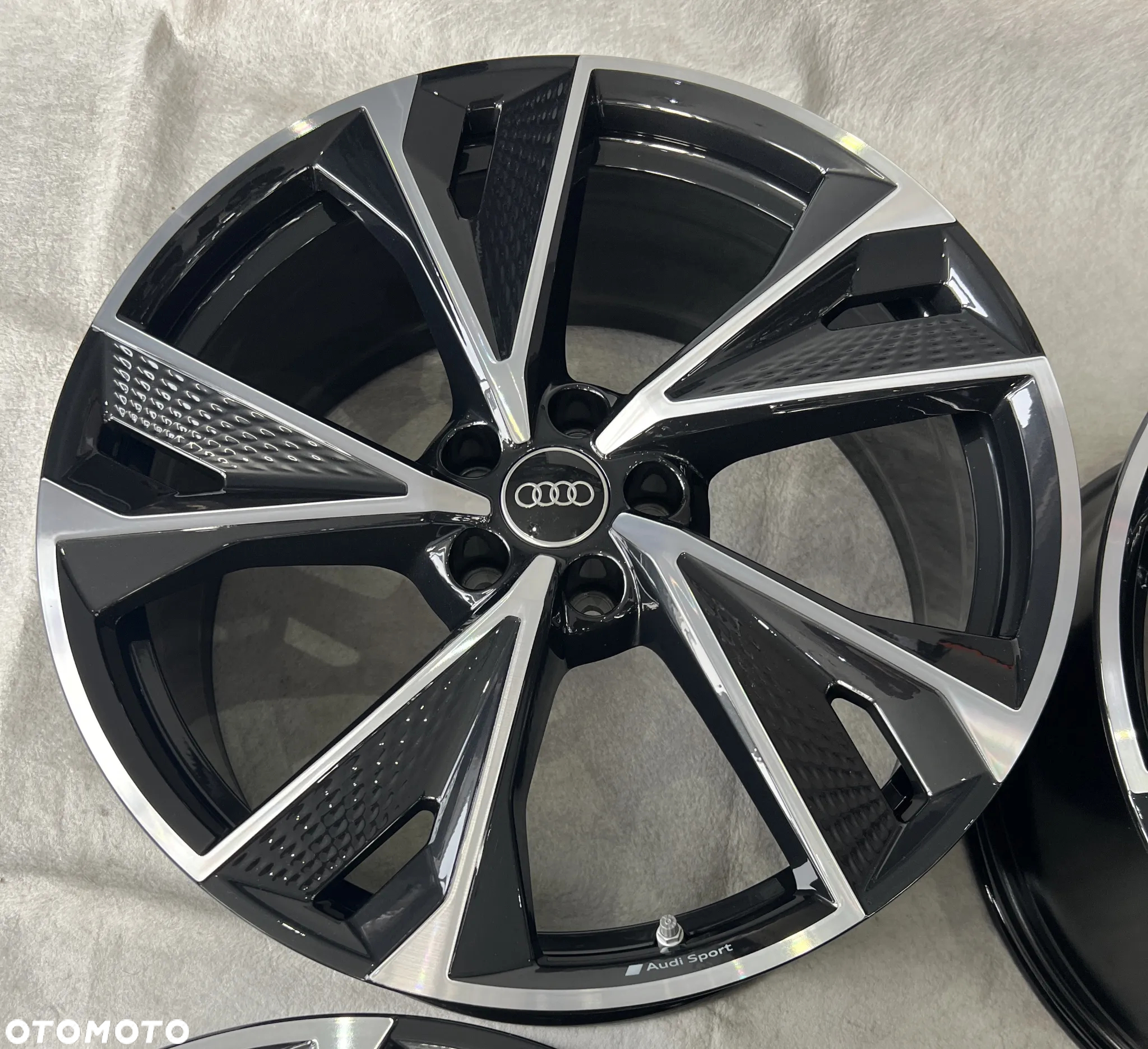Felgi Audi A6 C8 Najnowszy model 21'' S-line łuska - 16