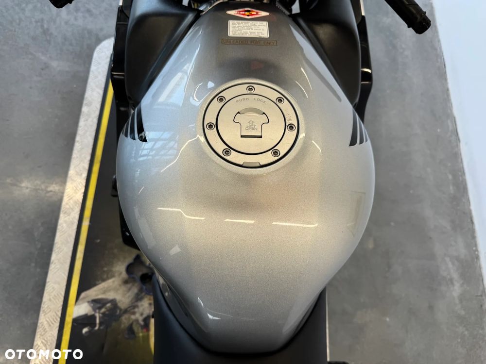 Honda CBR - 28
