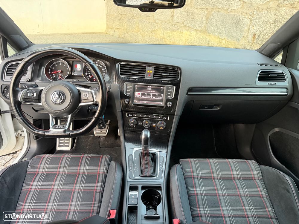 VW Golf 2.0 TSi GTi DSG - 9