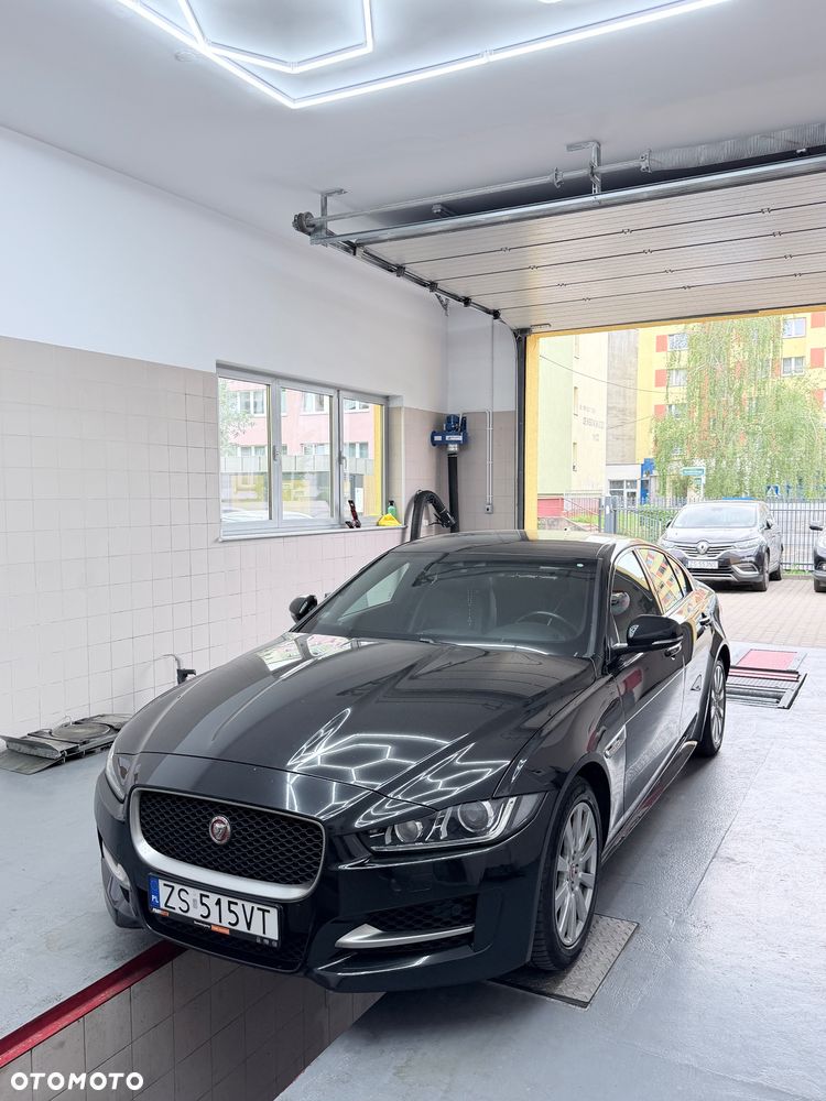 Jaguar XE 2.0 D AWD R-Sport - 1