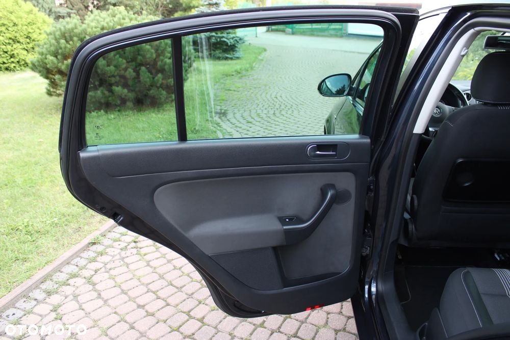 Volkswagen Golf 2.0 TDI DPF MATCH - 15