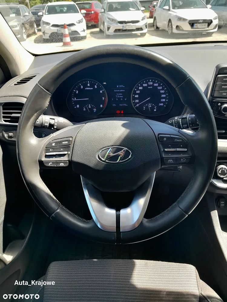 Hyundai i30 1.5 DPI Classic + - 12