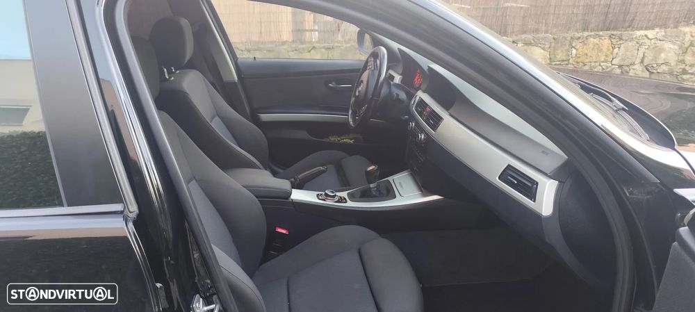 BMW 318 d Line Sport - 16