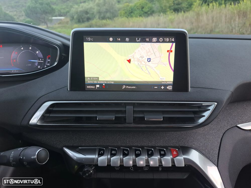 Peugeot 3008 1.5 BlueHDi Allure EAT8 - 23