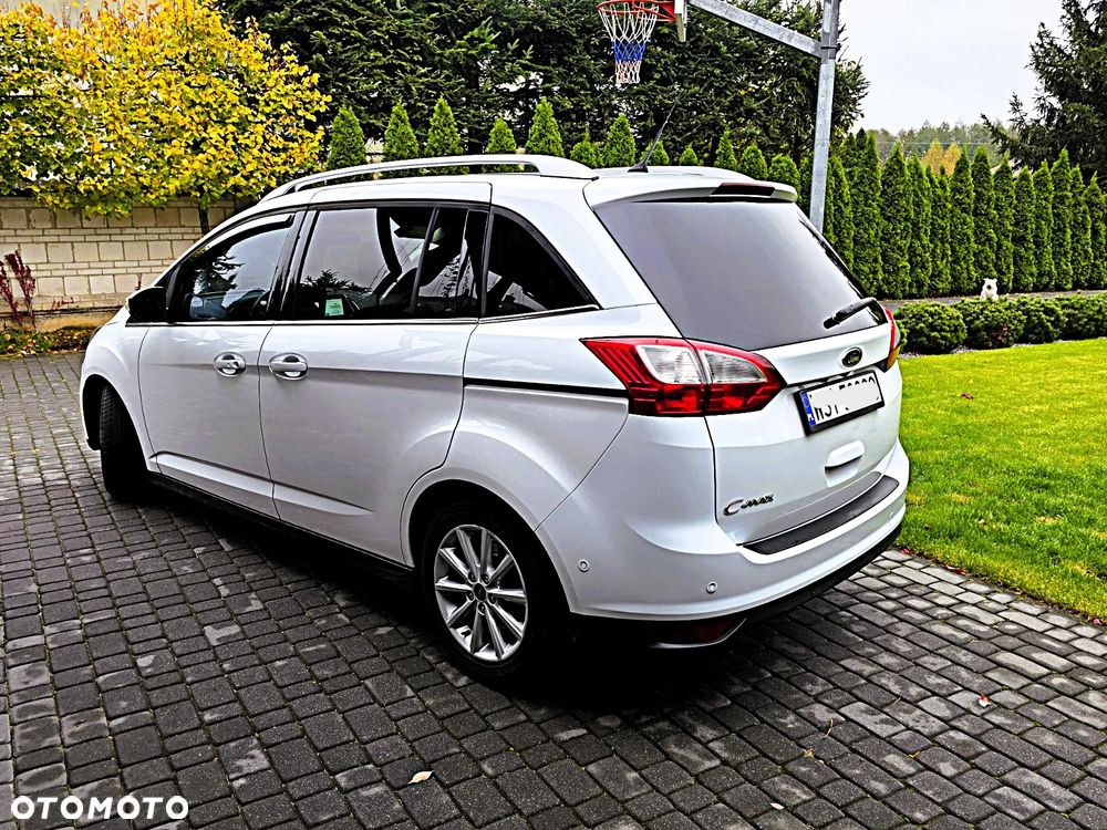 Ford Grand C-MAX - 23