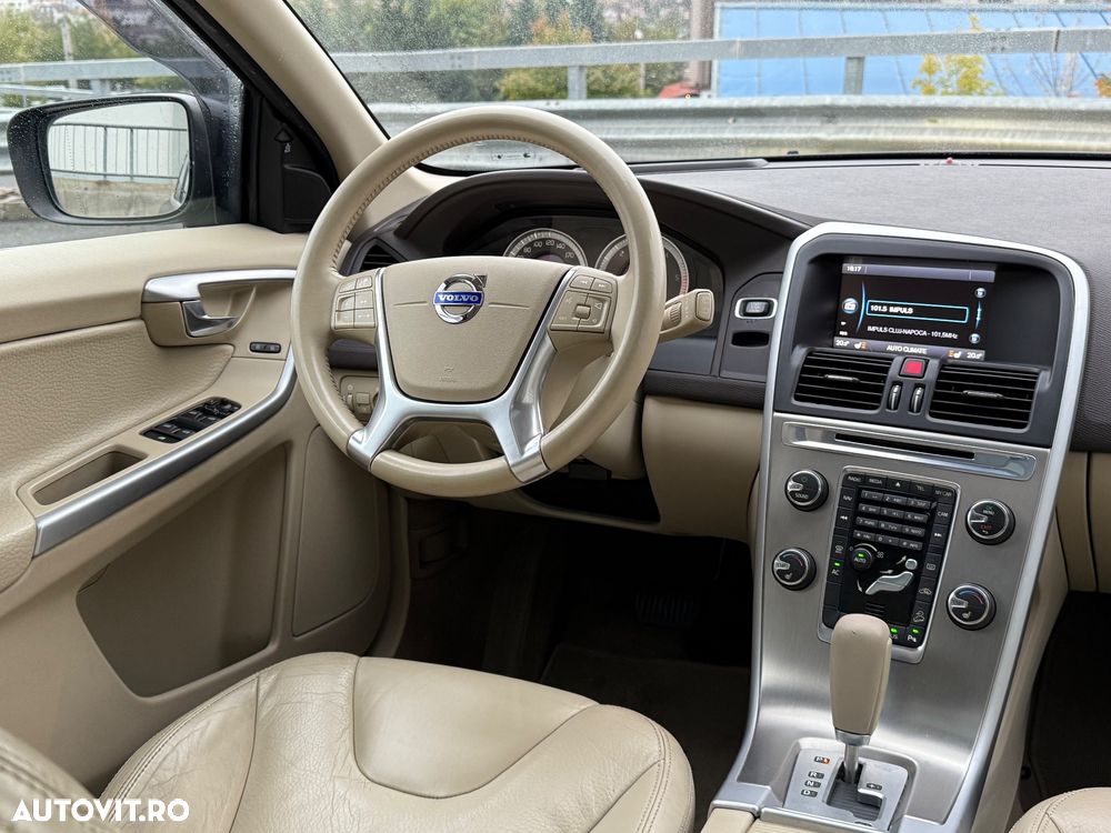 Volvo XC 60 D5 AWD Aut. RDesign - 6