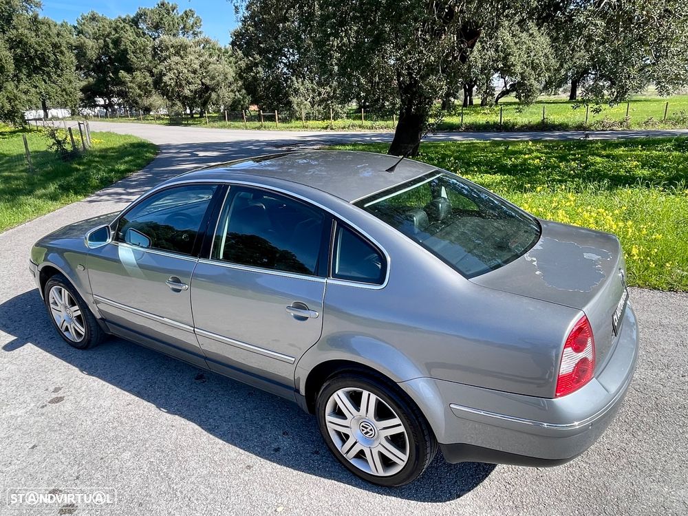VW Passat 1.9 TDi Highline - 8