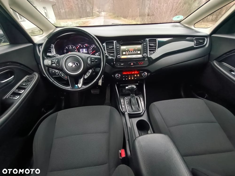 Kia Carens - 16