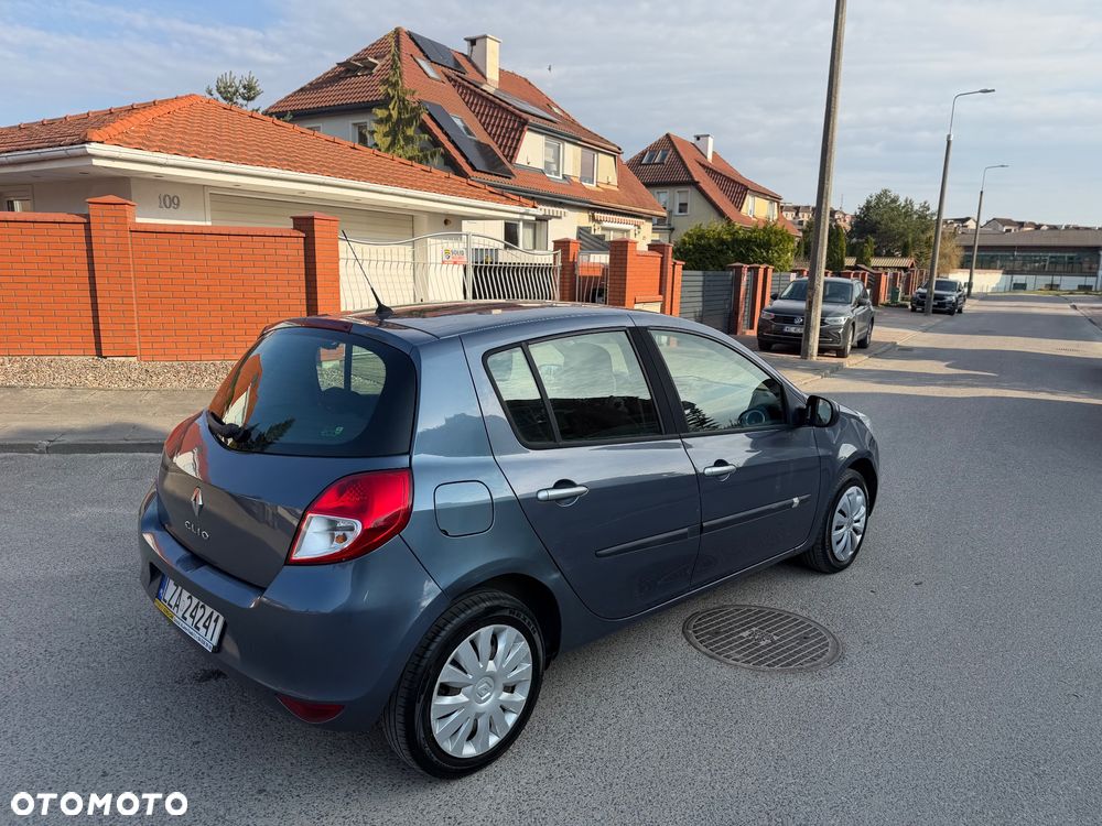 Renault Clio 1.2 16V All Inclusive - 5