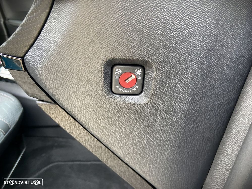 Peugeot 2008 1.2 PureTech Allure - 22